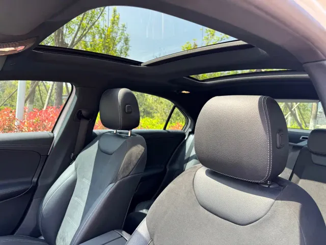 Mercedes-Benz A-Class — Фото автомобиля 12