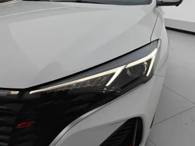 Changan Eado — Фото автомобиля 5