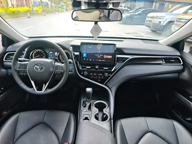 Toyota Camry — Фото автомобиля 7