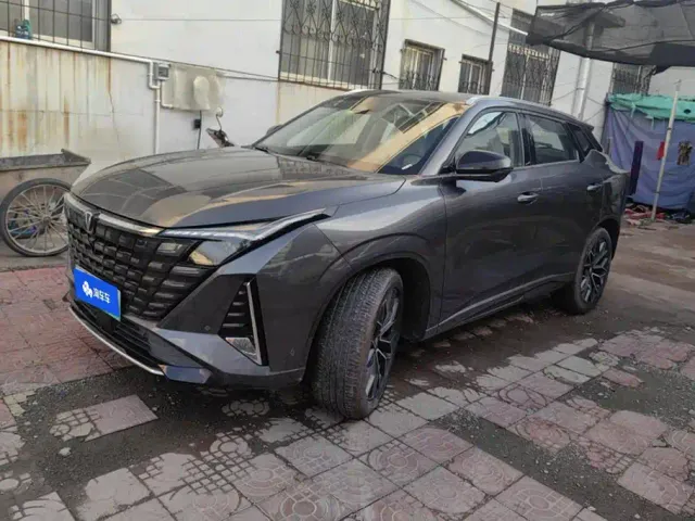 Фотография автомобиля — Changan UNI-Z