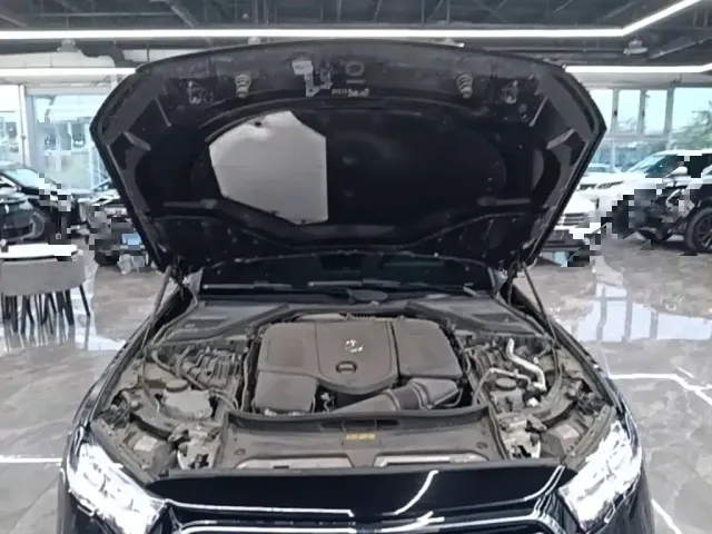 Mercedes-Benz E-Class — Фото автомобиля 19