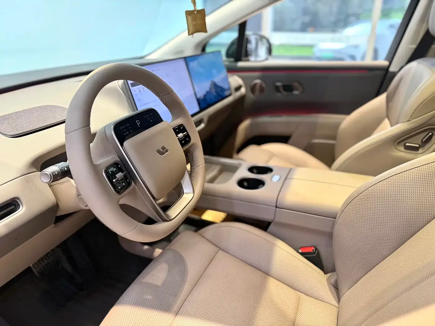Li Auto Li i8 2025 Standard Edition — Фото автомобиля 7