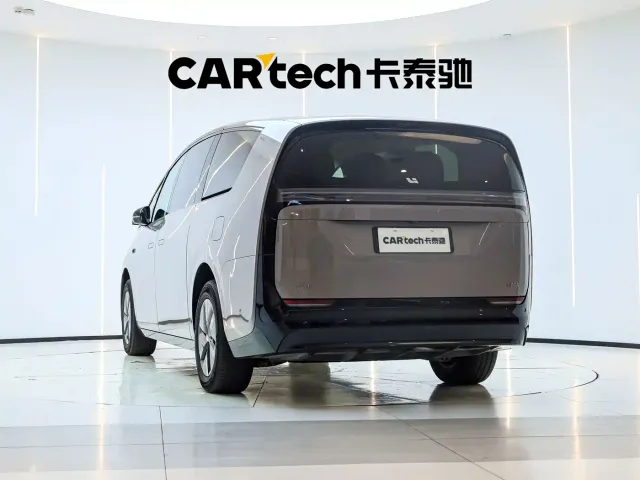 Li Auto MEGA — Фото автомобиля 5