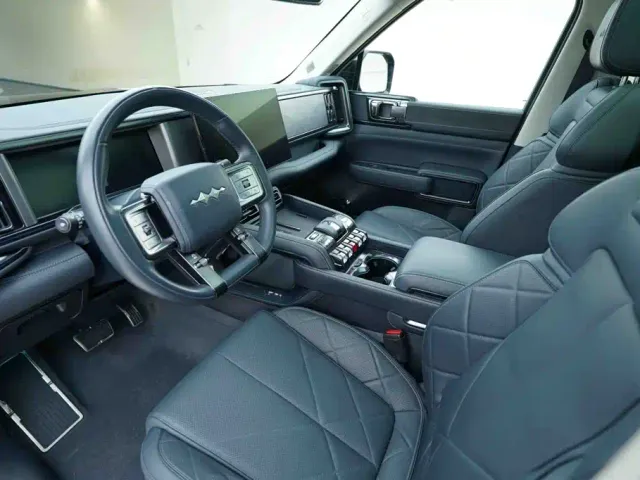 BYD FangChengBao Leopard 5 — Фото автомобиля 10