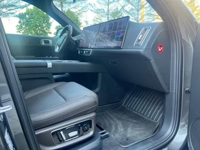 Li Auto L8 — Фото автомобиля 10