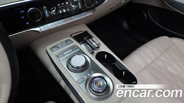 Genesis GV70 2.5T Бензин AWD — Фото автомобиля 9