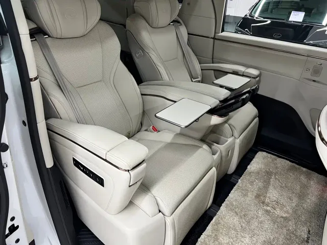 Lexus LM — Фото автомобиля 15