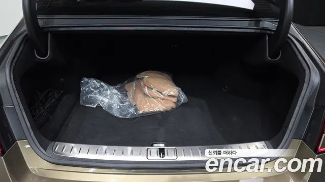 Genesis G90 Бензин 3.5 турбо AWD — Фото автомобиля 18