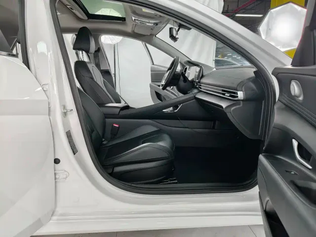 Hyundai Elantra — Фото автомобиля 19