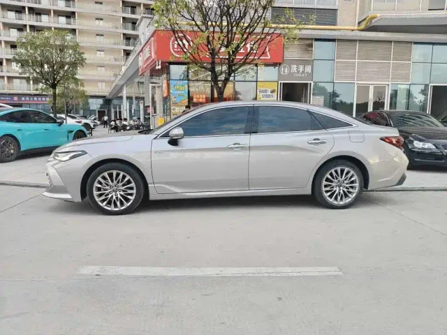 Toyota Avalon — Фото автомобиля 2