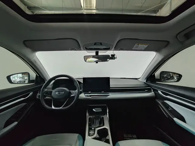 Geely Emgrand — Фото автомобиля 5