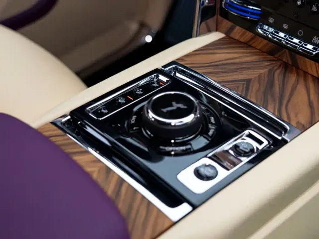 Rolls-Royce Cullinan — Фото автомобиля 25