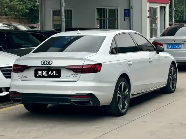 Audi A4L — Фото автомобиля 4
