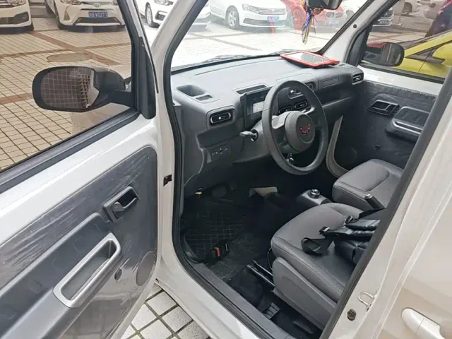 Wuling Zhiguang NEV — Фото автомобиля 15