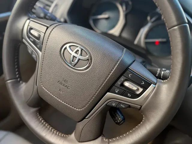 Toyota Land Cruiser — Фото автомобиля 25