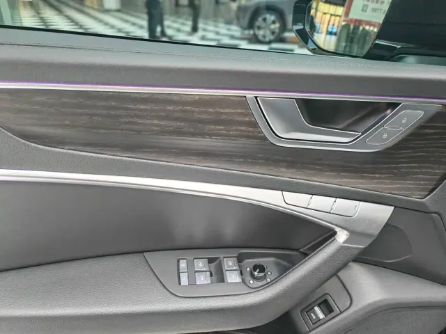 Audi A6L — Фото автомобиля 14