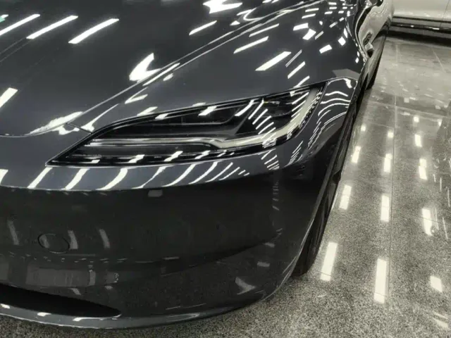 Tesla Model 3 — Фото автомобиля 5