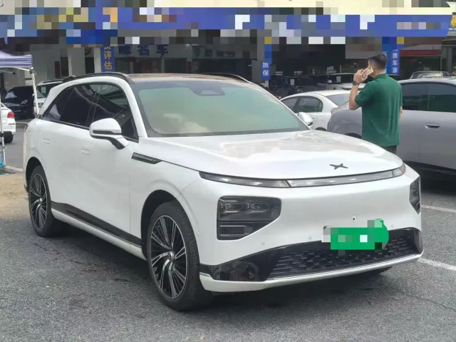Xpeng G9 — Фото автомобиля 3