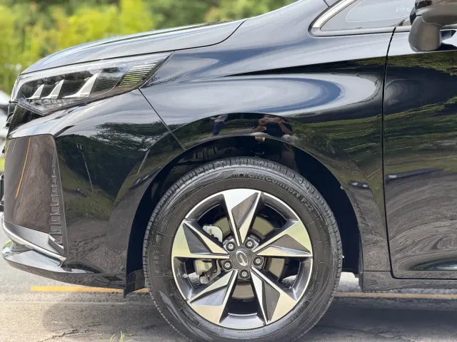 GAC Trumpchi M6 — Фото автомобиля 5