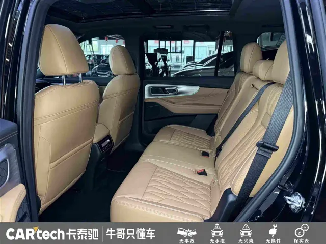 GAC Trumpchi GS8 — Фото автомобиля 24