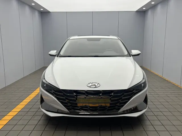 Hyundai Elantra — Фото автомобиля 2