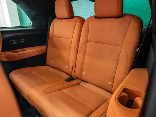 Li Auto L8 — Фото автомобиля 17