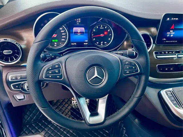 Mercedes-Benz V-Class — Фото автомобиля 15