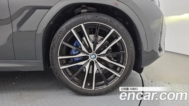 BMW X6 xDrive40i M Sport Pro Best Seller Edition — Фото автомобиля 14