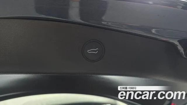 Tesla Model 3 — Фото автомобиля 30