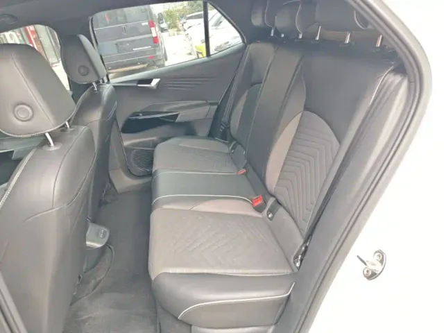 Volkswagen ID.3 — Фото автомобиля 16