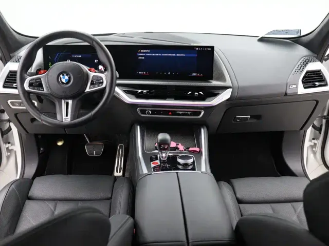 BMW XM — Фото автомобиля 14