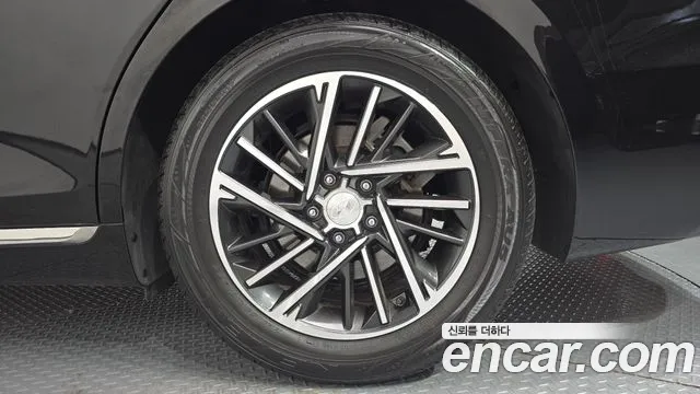 Hyundai Grandeur Grandeur (New) — Фото автомобиля 21