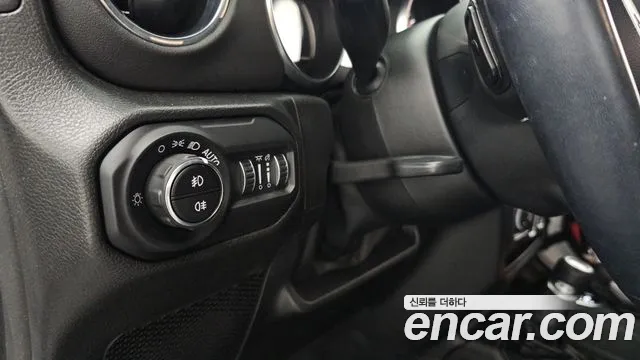 Jeep Wrangler Wrangler (JL) 2.0 Overland 4 двери — Фото автомобиля 17