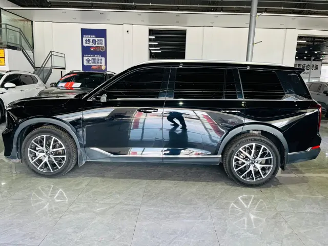 GAC Trumpchi GS8 — Фото автомобиля 3