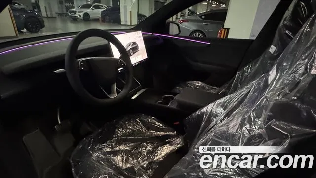 Tesla Model Y — Фото автомобиля 3