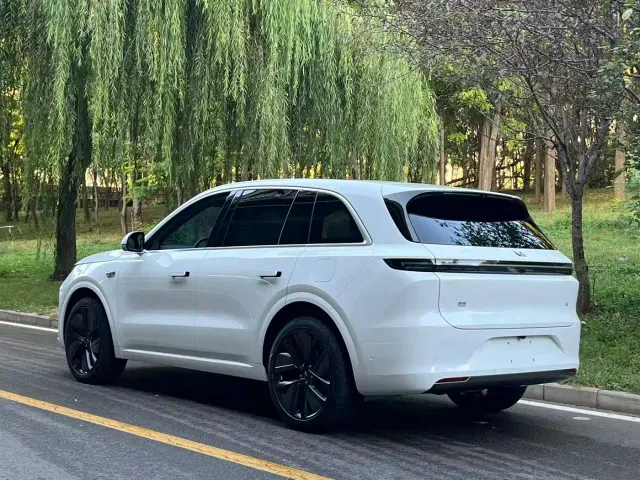 Li Auto L6 — Фото автомобиля 5