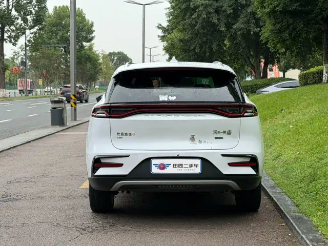 BYD Tang — Фото автомобиля 5