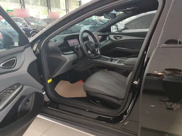 BYD Seal 07 DM-i — Фото автомобиля 15