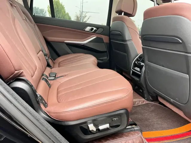 BMW X7 — Фото автомобиля 13