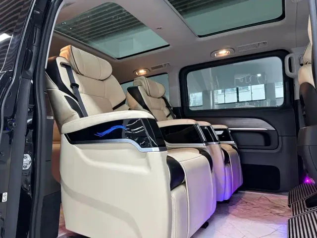 Mercedes-Benz V-Class — Фото автомобиля 16