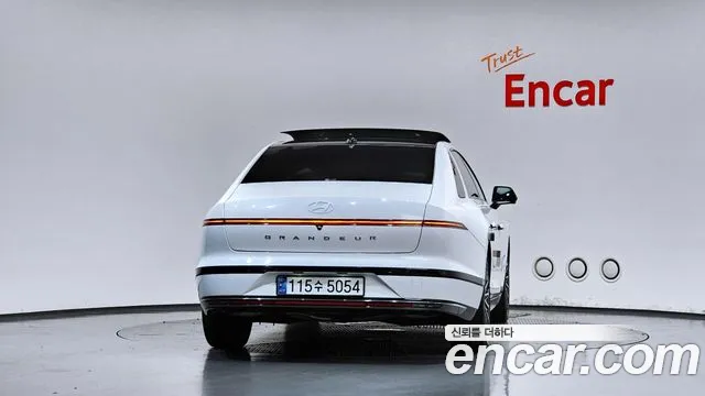 Hyundai Grandeur — Фото автомобиля 2