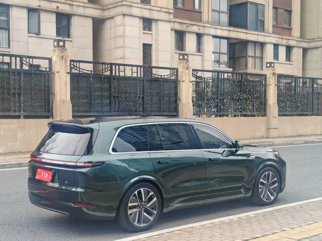 Li Auto L9 — Фото автомобиля 5
