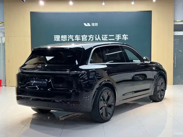 Li Auto L7 — Фото автомобиля 12