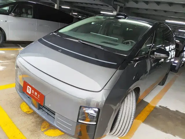 Фотография автомобиля — Li Auto MEGA