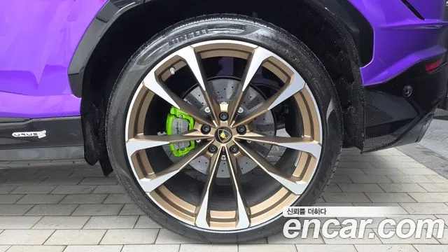 Lamborghini Urus — Фото автомобиля 7