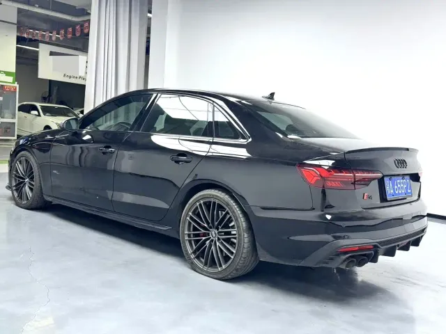 Audi S4 — Фото автомобиля 4