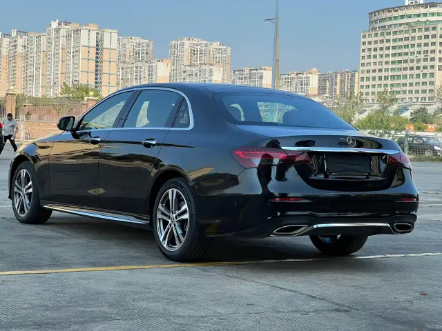 Mercedes-Benz E-Class — Фото автомобиля 7