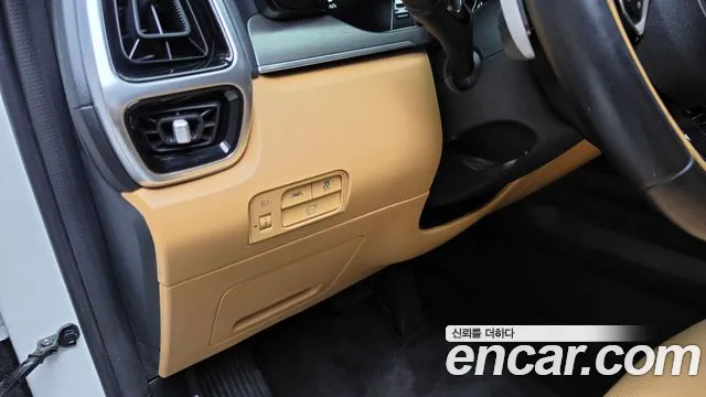 Kia Sorento Sorento 4-е поколение Бензин 2.5T 2WD — Фото автомобиля 21