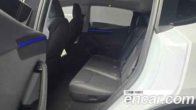 Tesla Model Y — Фото автомобиля 12