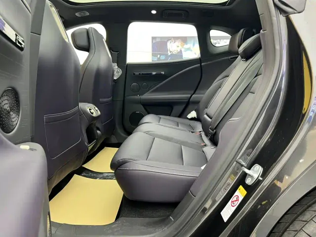Avatr 07 — Фото автомобиля 22